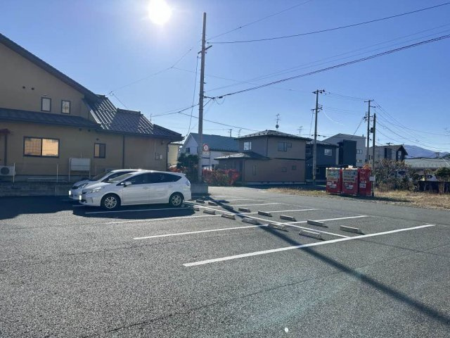 ガナールＡの駐車場