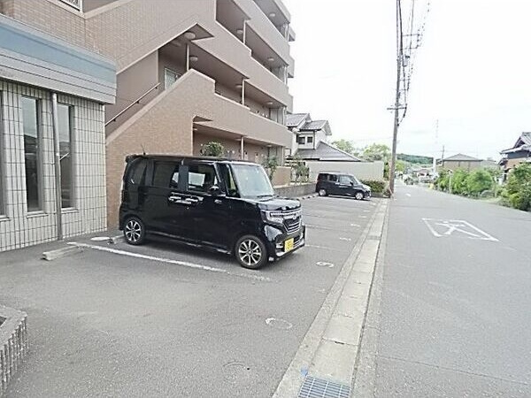 レージュ新栄町　　刈谷市近郊の賃貸はクラスホーム刈谷店の駐車場