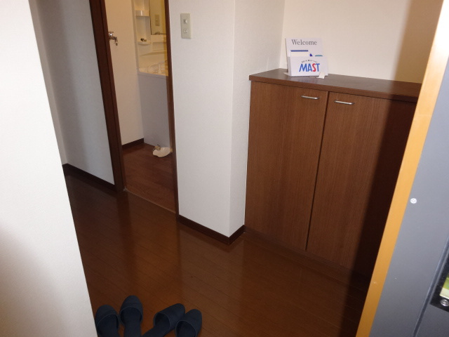 シャーメゾン川面の玄関