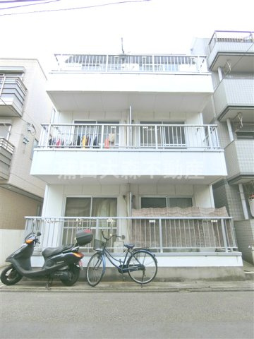 ウィンベルソロ蒲田第５の外観|1988年2月築　鉄骨造地上3階建て総戸数12戸
東京都大田区蒲田1丁目　JR京浜東北線蒲田駅徒歩11分、京浜急行本線京急蒲田駅徒歩8分