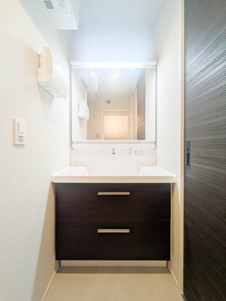 Ｍａｉｓｏｎ　ｄｅ　Ａｓｈｌｅｙの独立洗面台