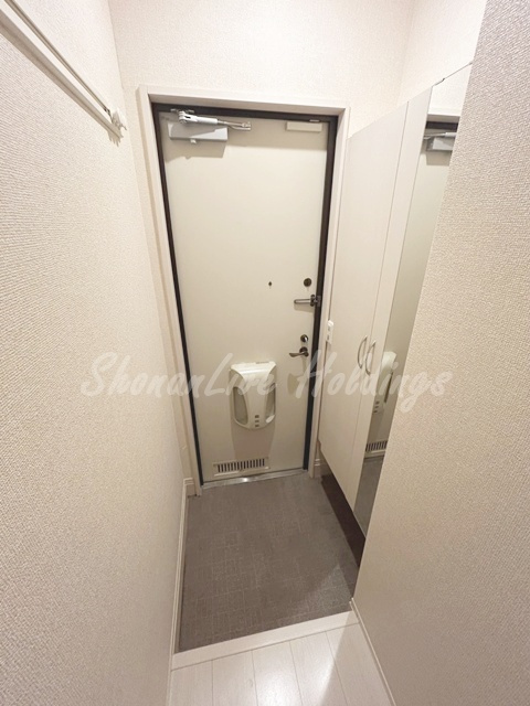 藤沢市羽鳥３丁目のアパートの玄関