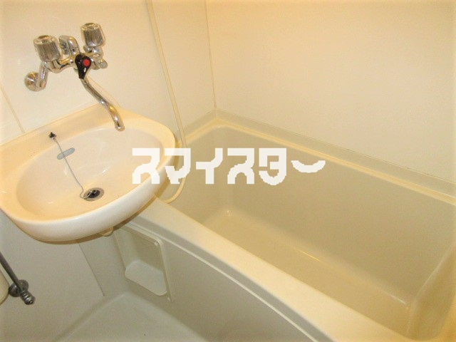 第23クリスタルマンションの洗面所