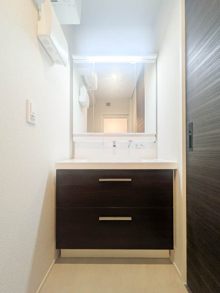 Ｍａｉｓｏｎ　ｄｅ　Ａｓｈｌｅｙの独立洗面台