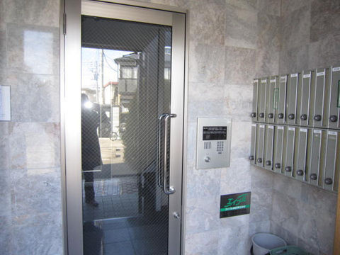 ソルクレスト北烏山のエントランス