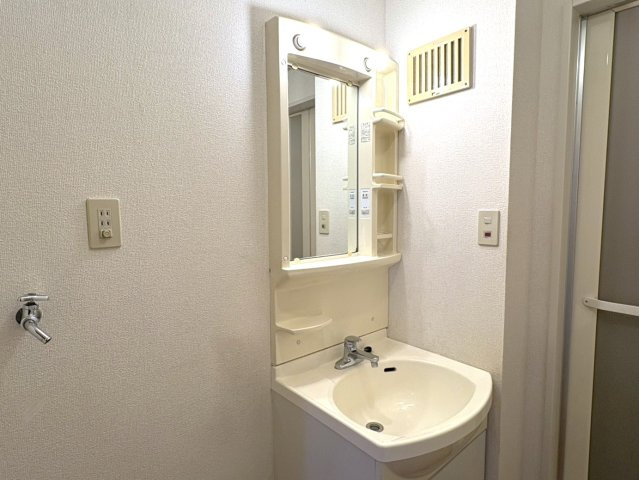 シェソワ西谷A棟の洗面所