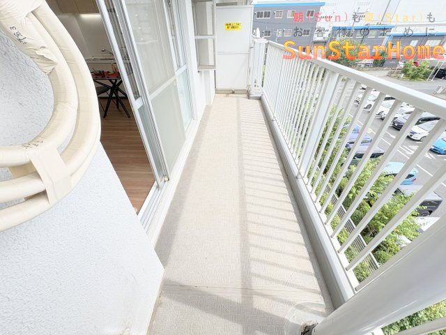 【サンスターホーム】ダイアパレス青梅新町　リノベーション済みのバルコニー