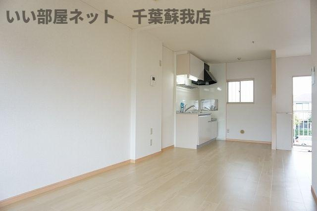 ラ・カーサ・ベルデの居間・リビング|ゆったり過ごせる居間です