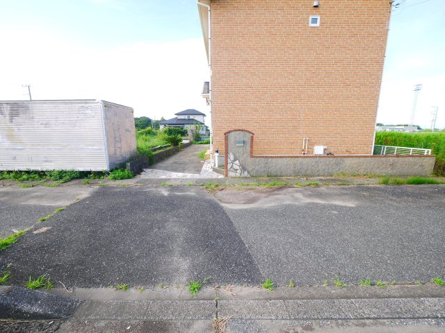 長生郡白子町古所　中古戸建の駐車場|内装リフォーム済み令和8年8月  敷地約99坪 駐車4台 建物約47坪 リビング約20帖リビング2階