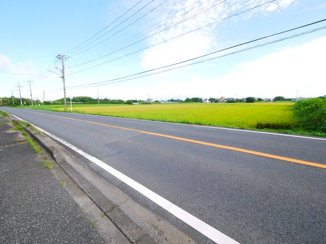 長生郡白子町古所　中古戸建の前面道路含む現地写真|内装リフォーム済み令和8年8月  敷地約99坪 駐車4台 建物約47坪 リビング約20帖リビング2階