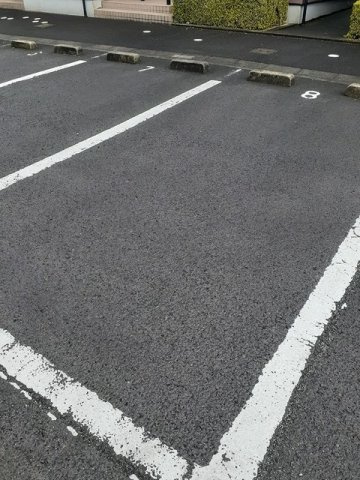 アンソレイエ　Ｂの駐車場|駐車場に車を止められます