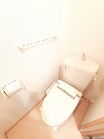 ヴィラ・コスモのトイレ|清潔感のあるトイレです