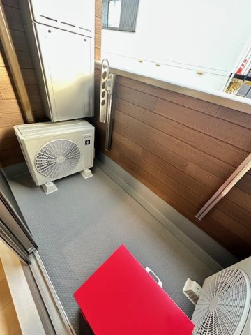 ブライト中野のバルコニー|外からの目が気にならないバルコニーで洗濯物が干せます