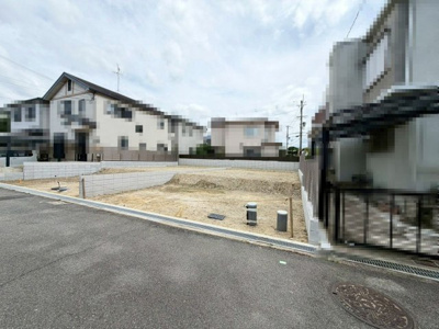 【前面道路含む現地写真】 | 日置荘原寺町　新築一戸建 | 全室収納有！収納場所に困らず綺麗な室内を実現できます♪