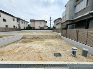 【駐車場】 | 日置荘原寺町　新築一戸建 | お客様にとって最良のマイホームが見つかりますよう、イエストアが全力でお手伝いさせていただきます！いつでもお気軽にお問い合わせ下さい♪