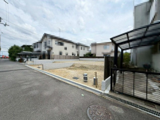 【前面道路含む現地写真】 | 日置荘原寺町　新築一戸建 | トイレ１階と２階の２ヶ所にございます！忙しい朝や家族の多いご家庭にも嬉しい仕様です。