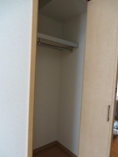クレフラスト松戸吉井町Ａ棟の収納