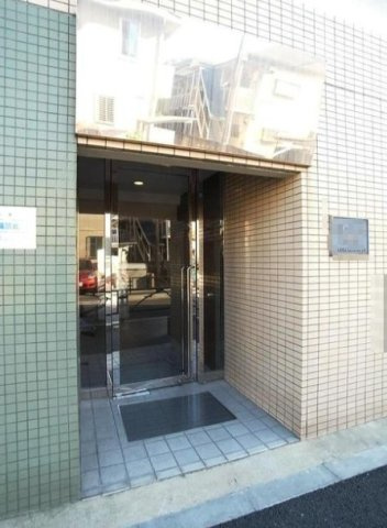 パレ・ドール東金町Ⅱのエントランス