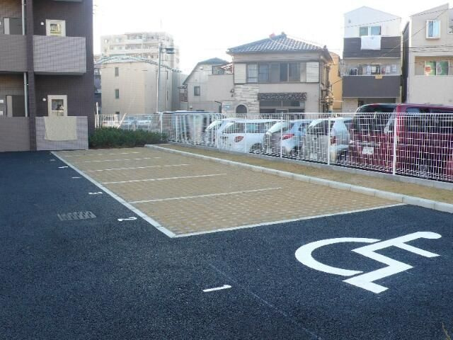 プリマヴェーラの駐車場