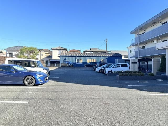 フェリーチェの駐車場
