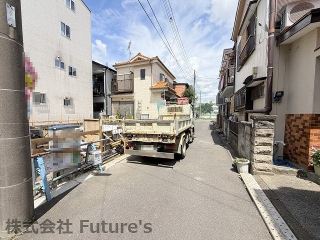三郷市鷹野3丁目　新築戸建の前面道路含む現地写真|前面道路含む現地写真です。