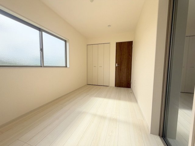 三郷市鷹野3丁目　新築戸建の洋室|同施工会社の参考写真になります。