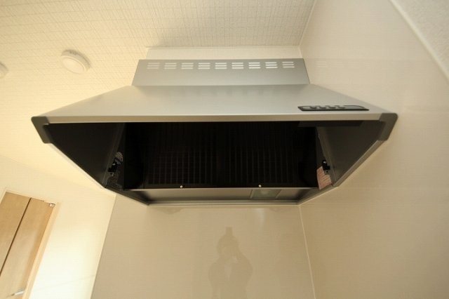 （仮称）千渡アパートのキッチン|キッチン換気扇です