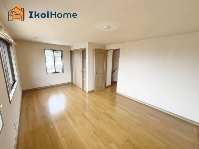 神戸市西区月が丘５丁目　中古戸建の子供部屋|●年中無休：当日予約可●収納が多く季節ものの家電も収納できます。ハンガーラックの設置も可能