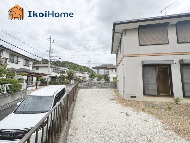 神戸市西区月が丘５丁目　中古戸建の前面道路含む現地写真|～ご見学に関して～平日や夜間でもご案内可能。決まったお時間で身動きが取れない方も臨機応変に対応します