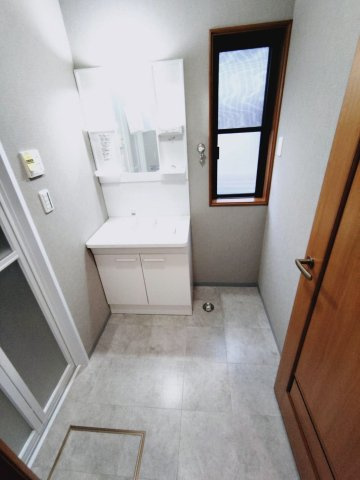 中古戸建の独立洗面台