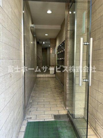 グレーシィ西田辺のエントランス