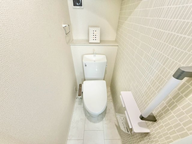 リーブルガーデン　豊田市高美町５丁目のトイレ|家族みんなが気持ちよく使いやすさと清潔感を兼ね備えた、快適な空間となっています。									
									