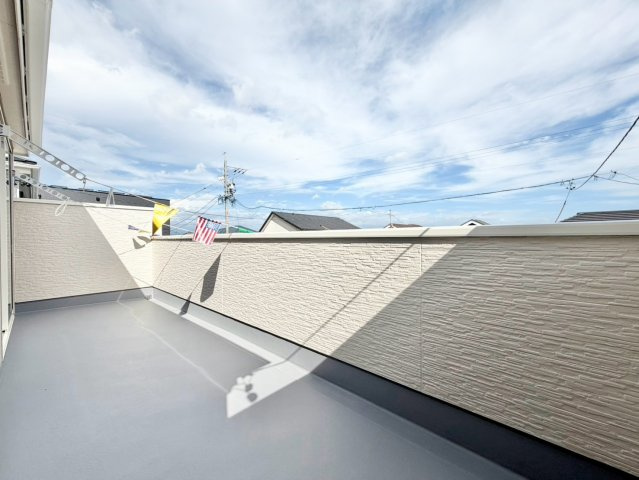 リーブルガーデン　豊田市高美町５丁目のバルコニー|使いやすい広さのバルコニーで、家事の効率もアップします。日当たりの良さも魅力です。									
									
