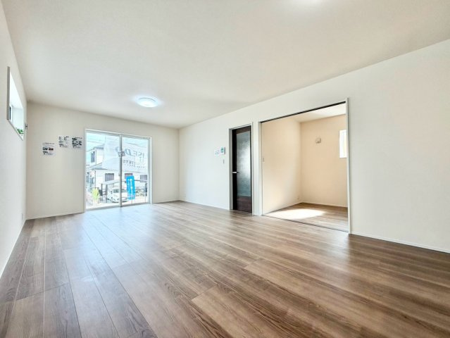 リーブルガーデン　豊田市高美町５丁目の居間・リビング|家族が自然と集まる広々としたリビング。お子様の成長を見守りながら過ごせます。									
									