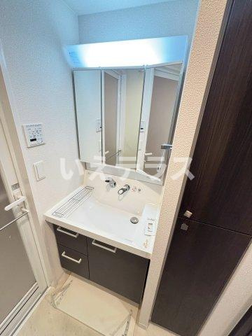 エステムコート神戸大開通ルミナスの洗面所