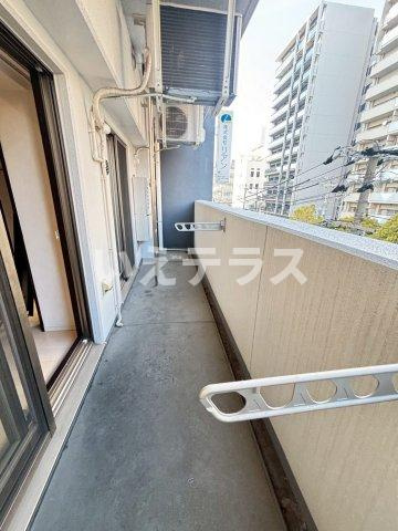 エステムコート神戸大開通ルミナスのバルコニー