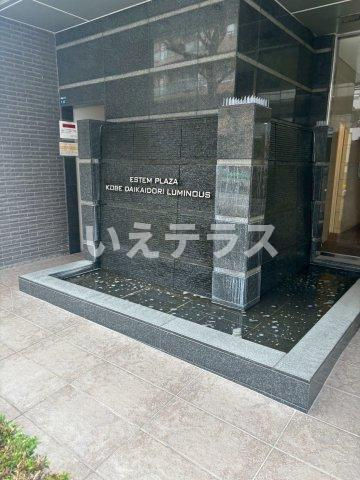 エステムコート神戸大開通ルミナスのエントランス