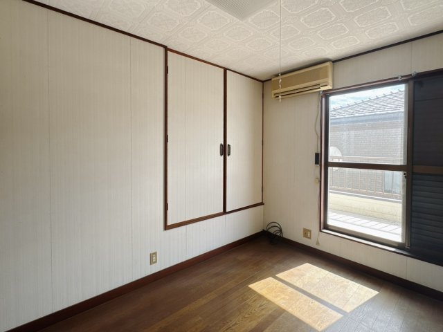 【中古戸建】足利市常見町3丁目の洋室|■洋室｜シンプルで使い勝手が良く、長く快適にお使いいただける空間です♪