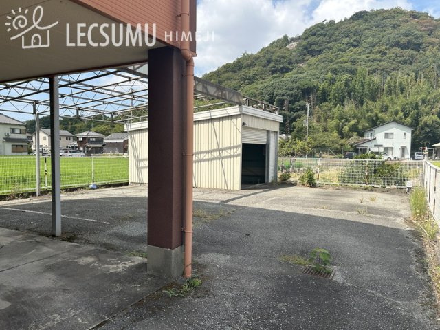 姫路市井ノ口/事務所兼住居の駐車場