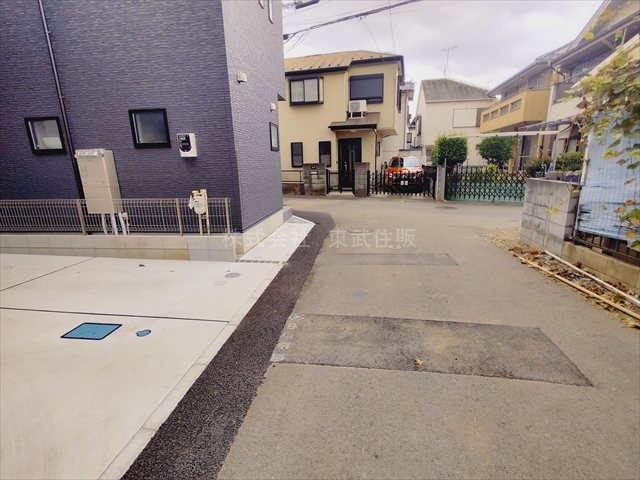 【前面道路含む現地写真】の画像