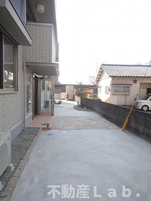 アンフルーヴ平田の駐車場