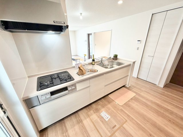 リーブルガーデン　豊田市高美町５丁目のキッチン|収納力に優れたキッチンで、家族の食事づくりも効率よく進められます。									
									