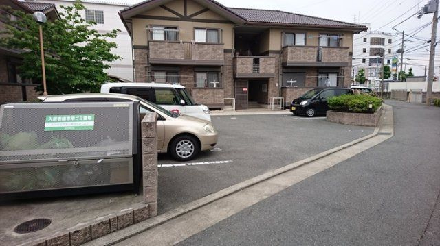 ヴィラ　ジェルセート　Ｂ棟の駐車場
