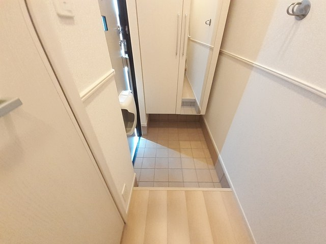 スペチアーレ　トレの玄関