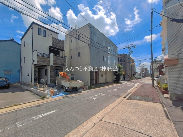 ハートフルタウン船原町1丁目の前面道路含む現地写真