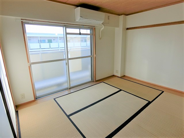 ビレッジハウス郷地3号棟の居間・リビング