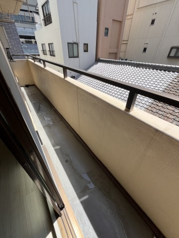 【バルコニー】