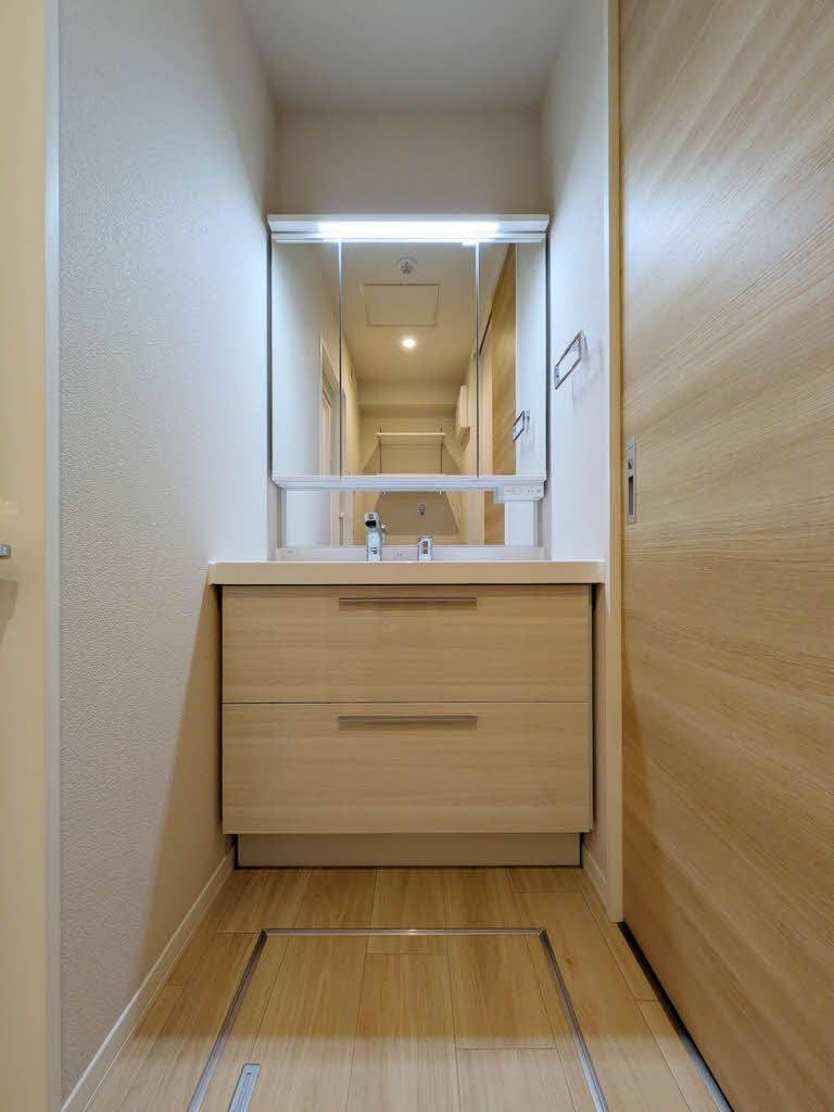 シャーメゾン　ウィステリアの独立洗面台