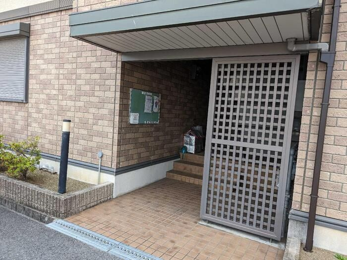 グランミールB棟のエントランス