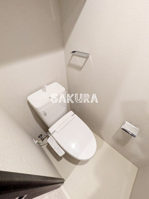 【トイレ】 | エステムプラザ横濱関内 | 落ち着いた色調のトイレです♪